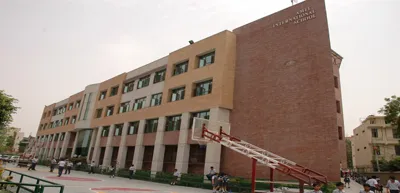 Amity International School, Mayur Vihar Phase 1, Delhi School Building