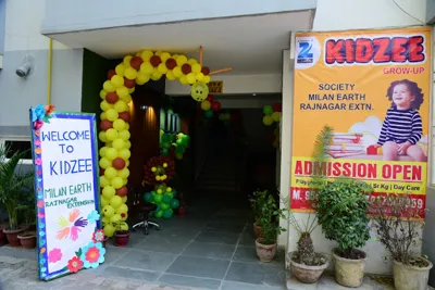 Kidzee Pre School, Raj Nagar Extension, Ghaziabad School Building