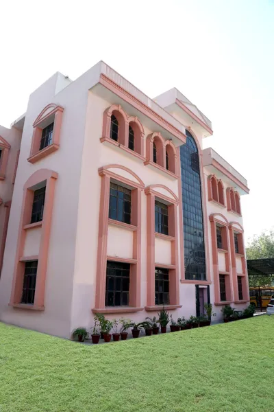 Vansthali Public School, Vaishali, Ghaziabad School Building