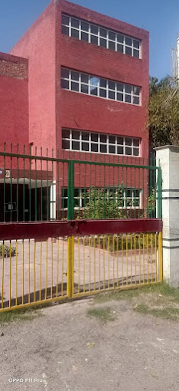 Miniland Public School, Sector 5, Noida School Building