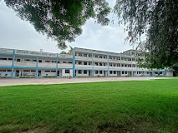 Saraswati Balika Vidya Mandir School, Sector 31, Noida School Building