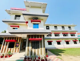 Trinity International Public School, Bangla Bazar, Lucknow School Building