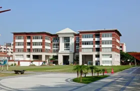Learners International School, Knowledge Park III, Greater Noida School Building