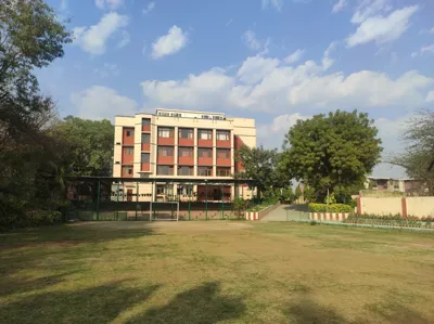 Lalit Mahajan SVM Senior Secondary School, Vasant Vihar, Delhi School Building