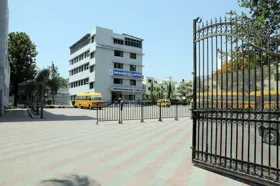 Unique English Medium School And Junior College, Kondhwa Bk, Pune School Building