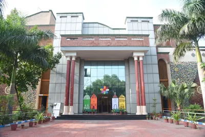 Dolphin Kids School, Gamma I, Greater Noida School Building