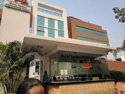 Manav Rachna International School, Sector 51, Noida School Building