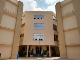 Shri Cloth Market Vaishnav Higher Secondary School, Raj Mohalla, Indore School Building