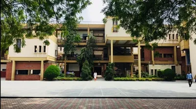 Carmel Convent School, Chanakya Puri, Delhi School Building