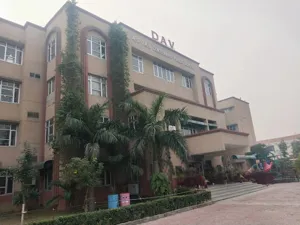 Arvind Gupta DAV Centery Public School, Model Town II, Delhi School Building