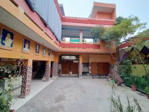 Shri Goverdhan Vidhya Niketan Public School, Balbir Nagar, Delhi School Building