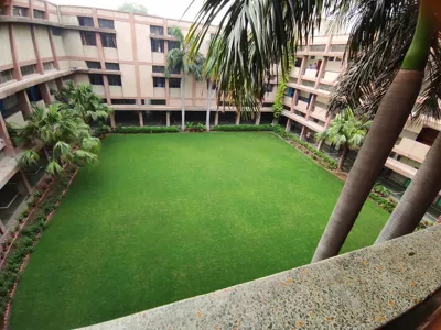 Cambridge School, Sriniwaspuri, Delhi School Building