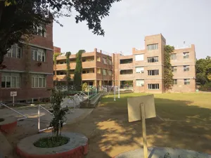 Cambridge Primary School, New Friends Colony, Delhi School Building
