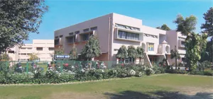 MCL Saraswati Bal Mandir Senior Secondary School, Hari Nagar, Delhi School Building