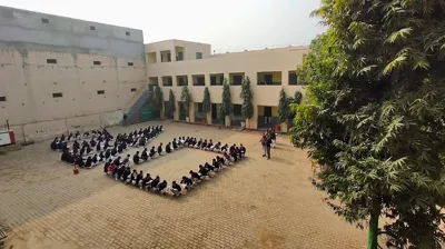 Sardar Patel Public Senior Secondary School, Karawal Nagar, Delhi School Building