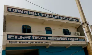 Town Hill Public School, Karawal Nagar, Delhi School Building