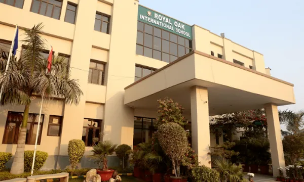 Royal Oak International School, Palam Extn (Harijan Basti), Gurgaon School Building