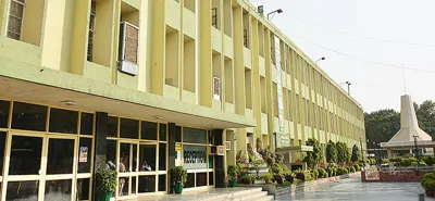 Kulachi Hansraj Model School, Ashok Vihar, Delhi School Building