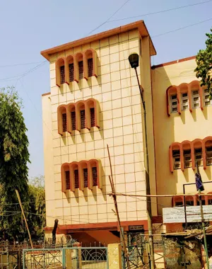 Smt. Tulsibai Motoomal Hinduja National Sarvodaya High School And Junior College, Chembur East, Mumbai School Building