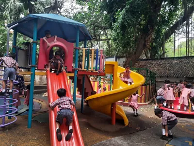 Cumballa Hill High School, Cumballa Hill, Mumbai School Building