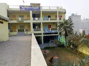 Raj Convent School Building Image