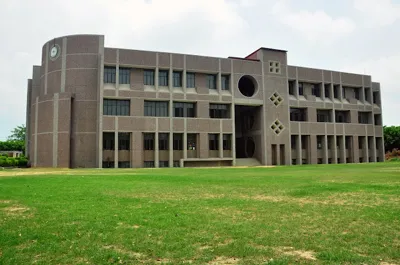 Delhi Mar Thoma Public School, Govindpuram, Ghaziabad School Building