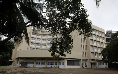 Smt. Ramdevi Sobhraj Bajaj Arya Vidya Mandir, Juhu, Mumbai School Building