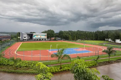 Holy Writ High School And Junior College, Badlapur West, Thane School Building