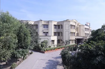 Shri S.N. Sidheshwar Public School, Sector 9 A, Gurgaon School Building