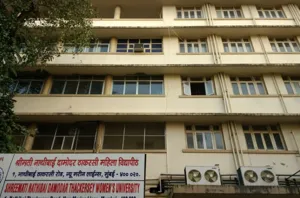 SNDT College Of Arts and SCB College Of Commerce And Science For Women, Marine Lines, Mumbai School Building