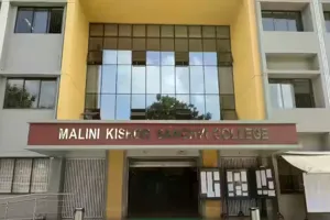 Malini Kishor Sanghvi College Of Commerce And Economics, Vile Parle West, Mumbai School Building