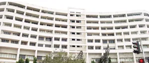 Mithibai College of Arts Chauhan Institute of Science And Amrutben Jivanlal College of Commerce And Economics, Vile Parle West, Mumbai School Building