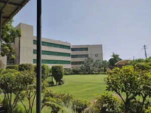 Somerville School, Sector 22, Noida School Building