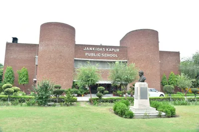 Jankidas Kapur Public School, Thana Darwaja, Sonipat School Building