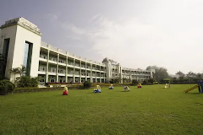 The Bhavans Prominent International, Nipania, Indore School Building