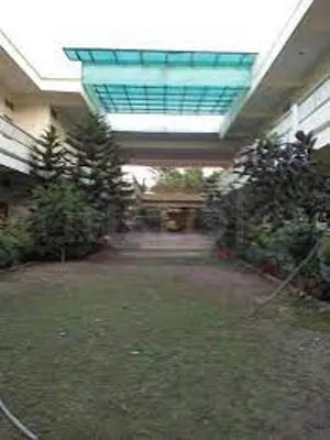Reepan Public Higher Secondary School, Bicholu Hapsi, Indore School Building