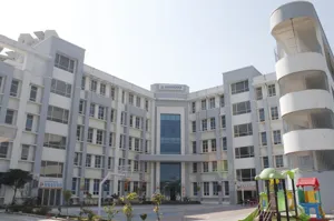 Narayana e-Techno School, Palam Road, Gurgaon School Building