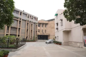Universal Public School (UPS), Preet Vihar, Delhi School Building