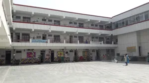 Saraswati Bal Mandir School Building Image
