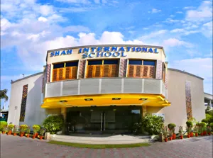 SM Arya Public School Building Image