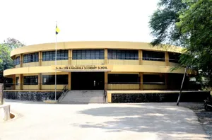Dr.(Mrs.) Erin N Nagarvala School Building Image