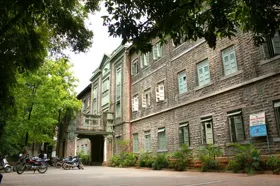 M E S Boys High School & Junior College, Sadashiv Peth, Pune School Building
