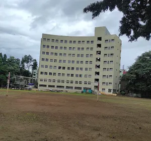 Abasaheb Garware College Building Image