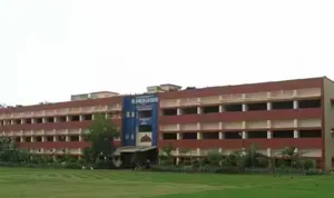 Dr.Ambedkar College of Commerce And Economics Building Image
