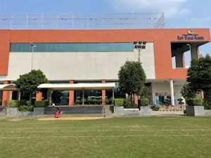Shiv Nadar School Building Image