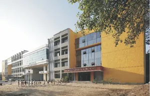 R N Shah International School Building Image
