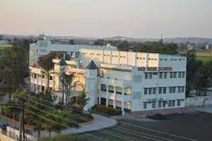 Red Rose Higher Secondary School Building Image